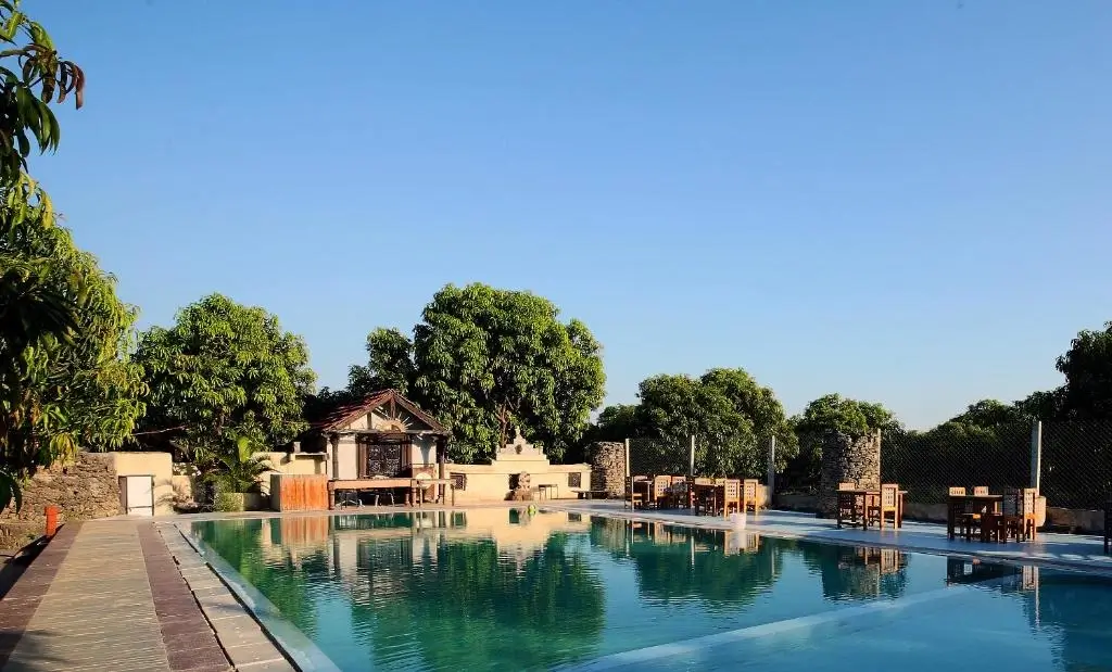 Gir Lions Paw Resort